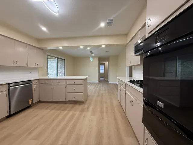 $2,495 | 4603 Roundup Trail, Austin, TX 78745