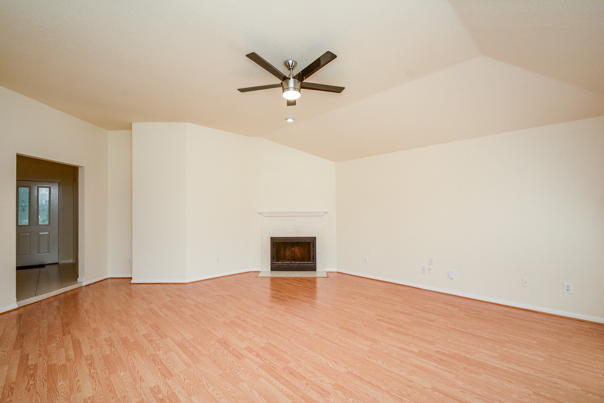 9502 Coast Bridge Street Houston, TX 77075 - Photo 14 of 31