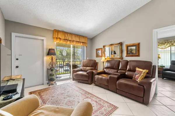 $250,000 | 6426 Chasewood Drive, Unit E, Jupiter, FL 33458