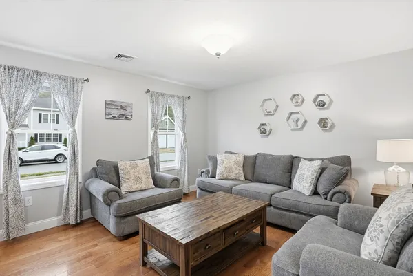 $639,000 | 3 Fieldstone Lane, Marion, MA 02738