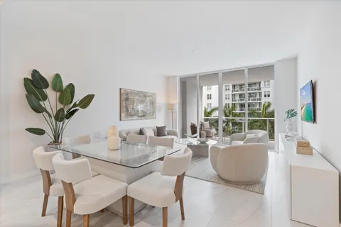 $1,895,000 | 220 Southeast Mizner Boulevard, Unit 512, Boca Raton, FL 33432
