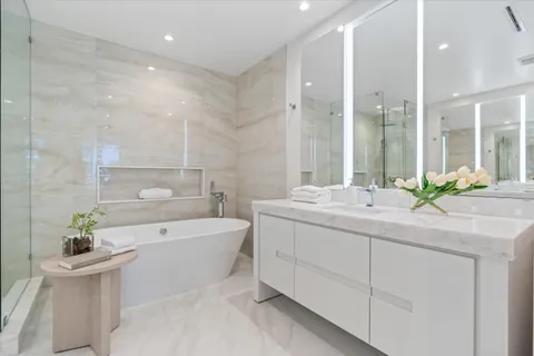 $1,895,000 | 220 Southeast Mizner Boulevard, Unit 512, Boca Raton, FL 33432