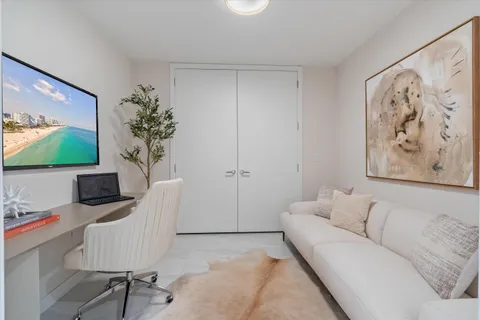 $1,895,000 | 220 Southeast Mizner Boulevard, Unit 512, Boca Raton, FL 33432