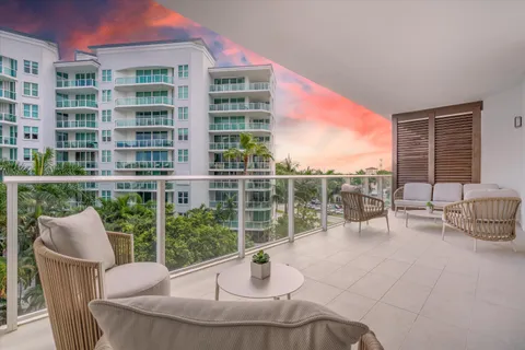 $1,895,000 | 220 Southeast Mizner Boulevard, Unit 512, Boca Raton, FL 33432