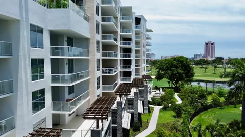 $1,895,000 | 220 Southeast Mizner Boulevard, Unit 512, Boca Raton, FL 33432