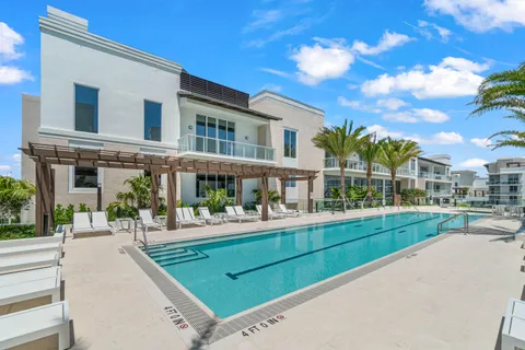 $1,895,000 | 220 Southeast Mizner Boulevard, Unit 512, Boca Raton, FL 33432