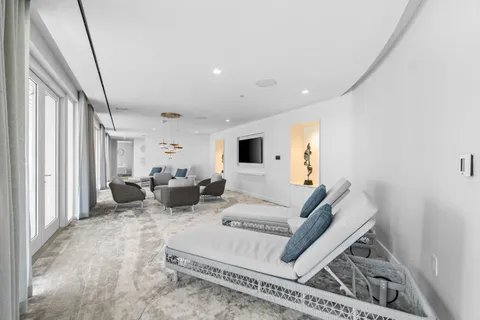 $1,895,000 | 220 Southeast Mizner Boulevard, Unit 512, Boca Raton, FL 33432