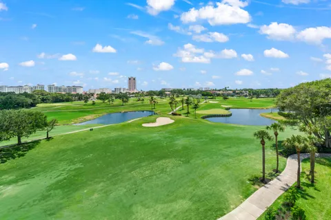 $1,895,000 | 220 Southeast Mizner Boulevard, Unit 512, Boca Raton, FL 33432