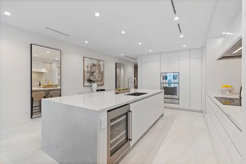 $1,895,000 | 220 Southeast Mizner Boulevard, Unit 512, Boca Raton, FL 33432