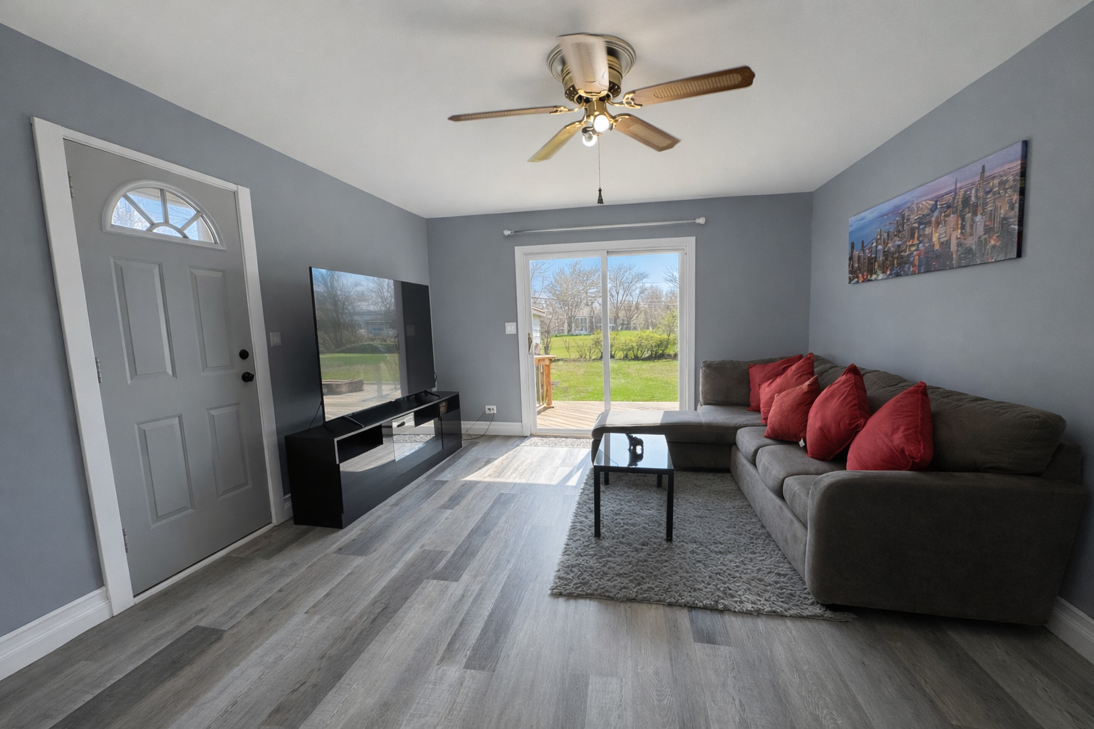 2109 Park Street Rolling Meadows, IL 60008 - Photo 4 of 19 a living room with furniture and a flat screen tv