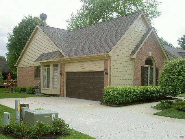 1115 Bluebird Drive, Unit 51 Rochester, MI 48307 - Photo 3 of 24 Ext Side View.03