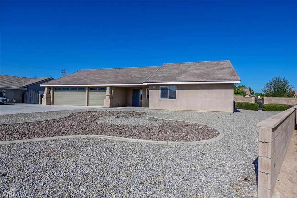 13934 Okesa Road Apple Valley, CA 92307 - Photo 3 of 35