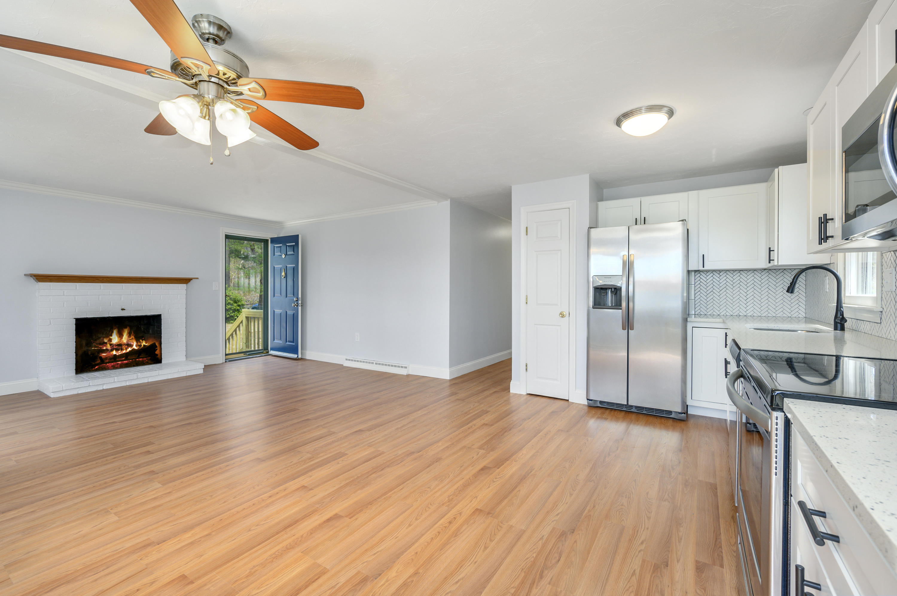 11 Center Road Plymouth, MA 02360 - Photo 3 of 20 002-photo--8289518