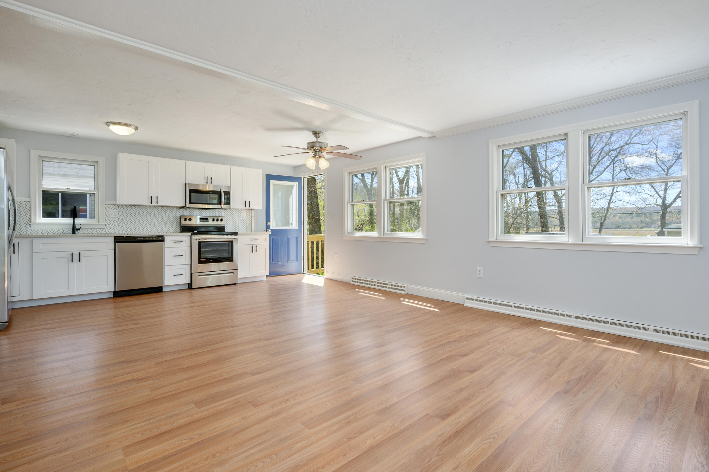 11 Center Road Plymouth, MA 02360 - Photo 4 of 20 003-photo--8289519