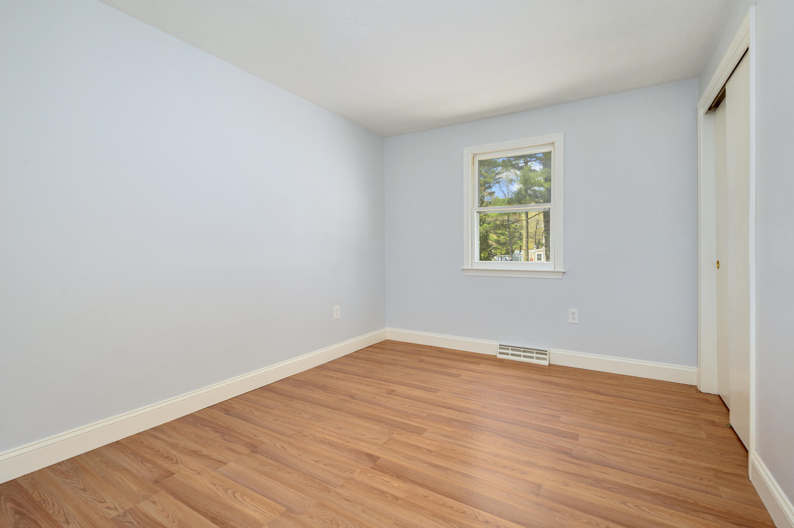 11 Center Road Plymouth, MA 02360 - Photo 6 of 20 005-photo--8289520