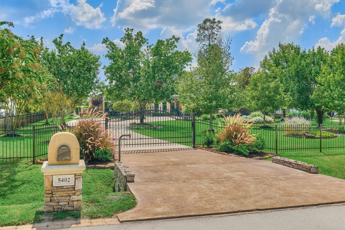 5402 White Birch Run Spring, TX 77386 - Photo 16 of 43 a view of a park with plants and trees