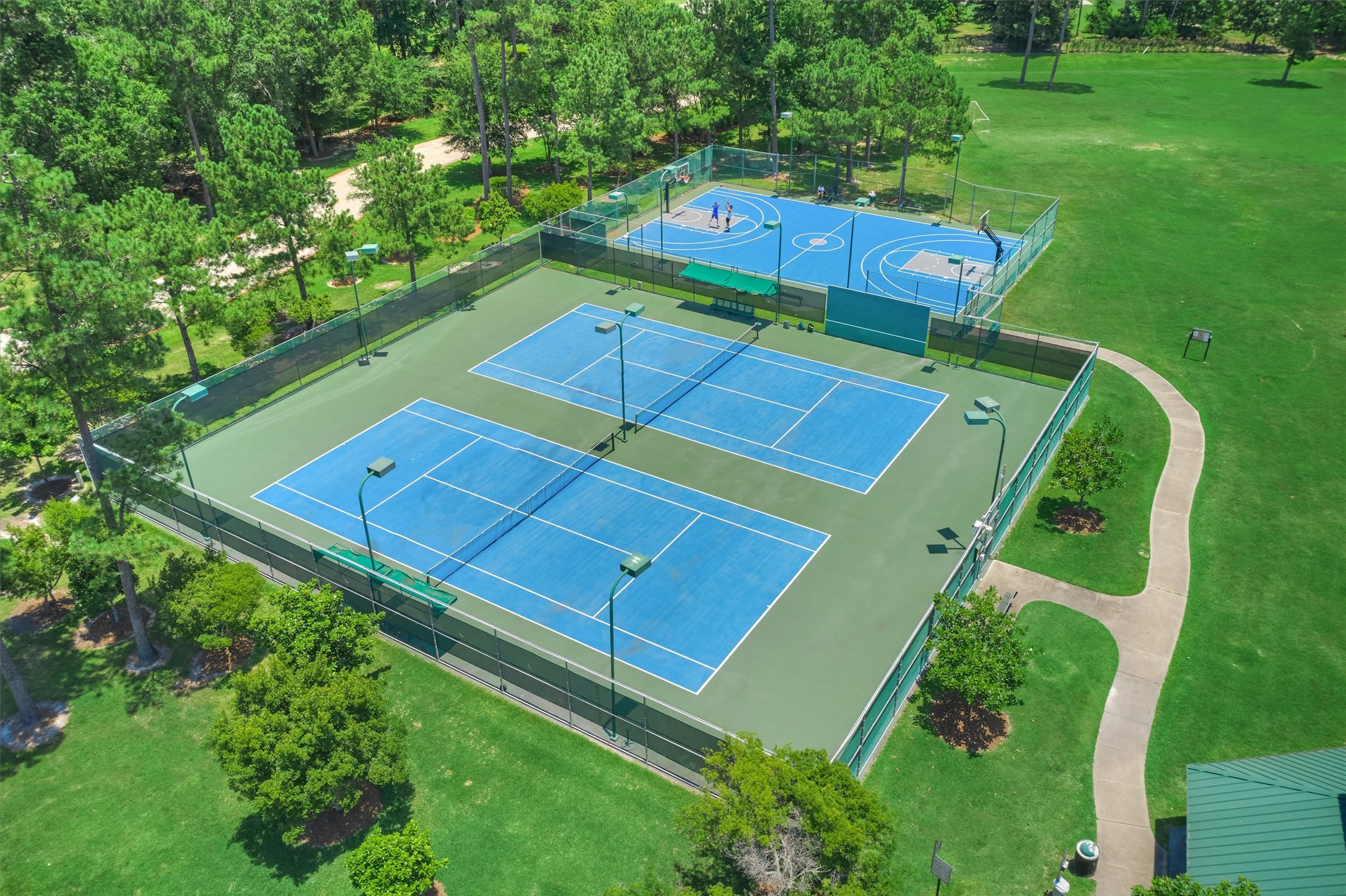 5402 White Birch Run Spring, TX 77386 - Photo 22 of 27 Tennis/pickleball & basketball courts.