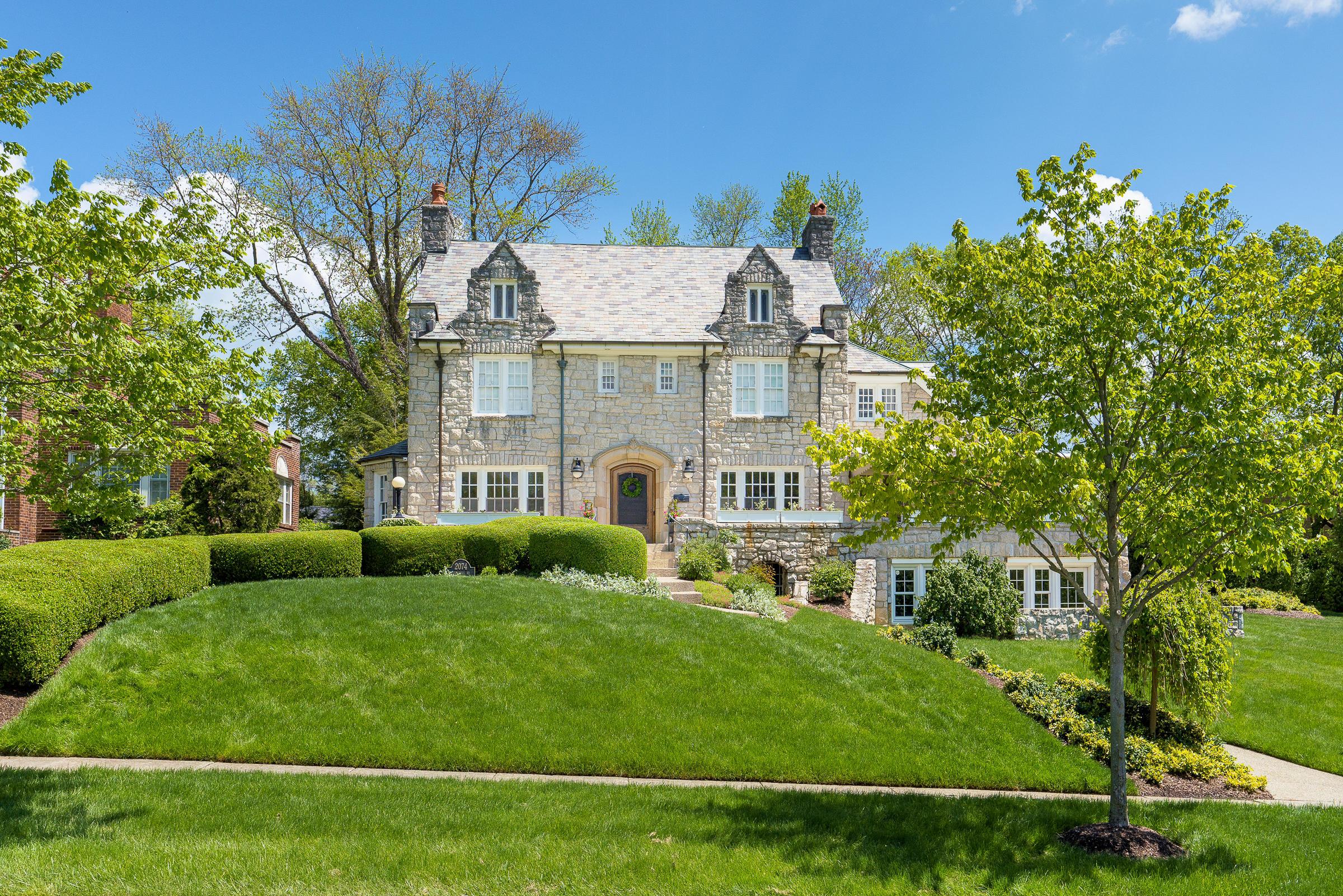 2074 Yorkshire Road Upper Arlington, OH 43221 - Photo 1 of 50