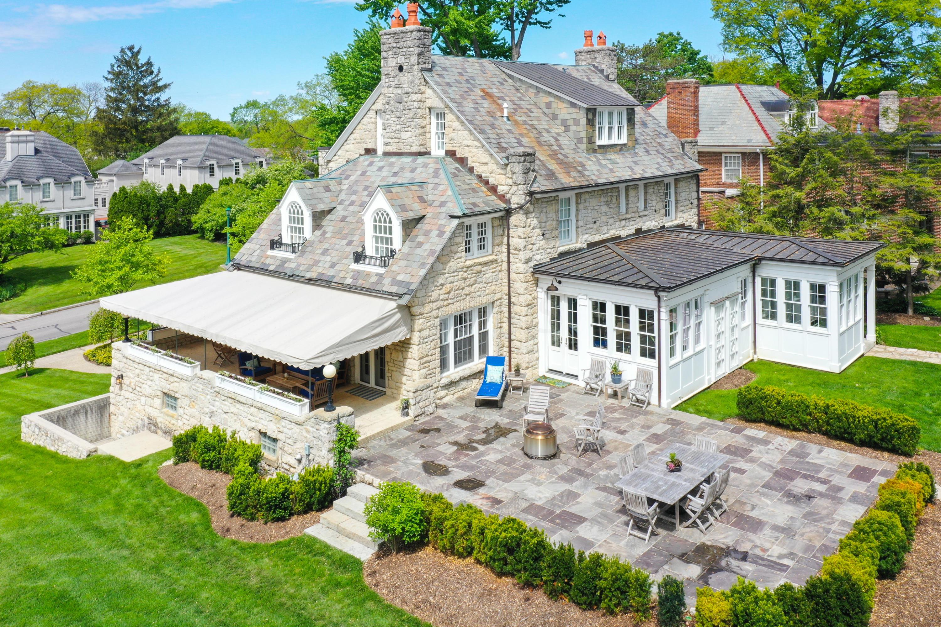 2074 Yorkshire Road Upper Arlington, OH 43221 - Photo 3 of 50