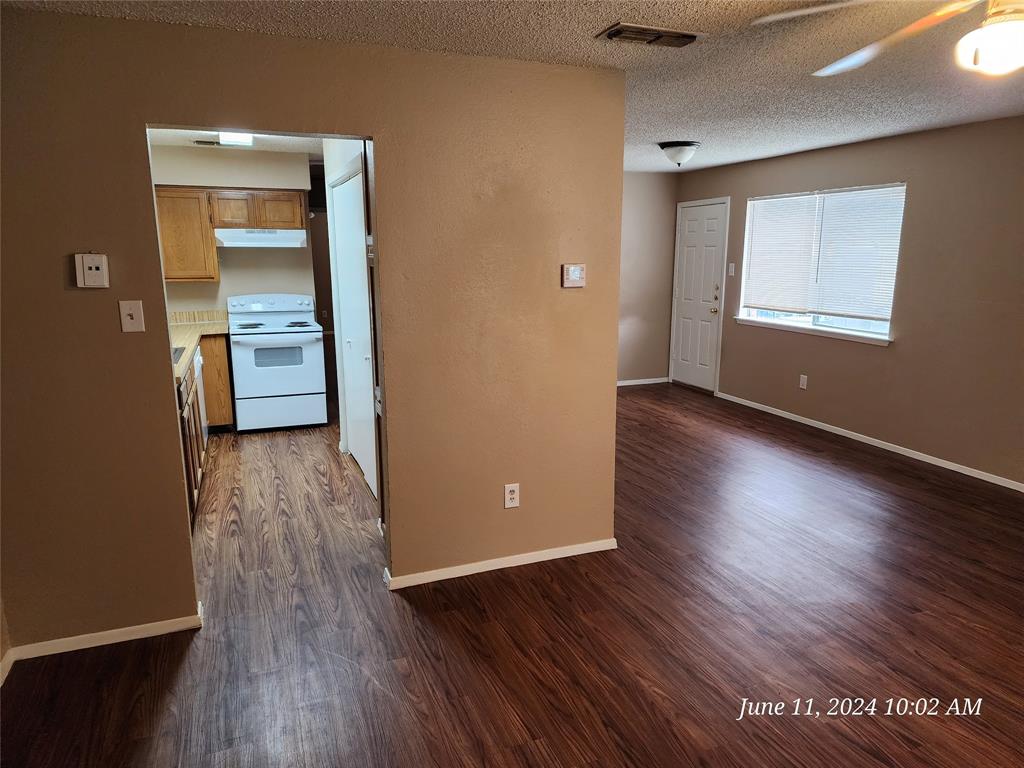 429 Southwest Thomas Street, Unit D Burleson, TX 76028 - Photo 4 of 10