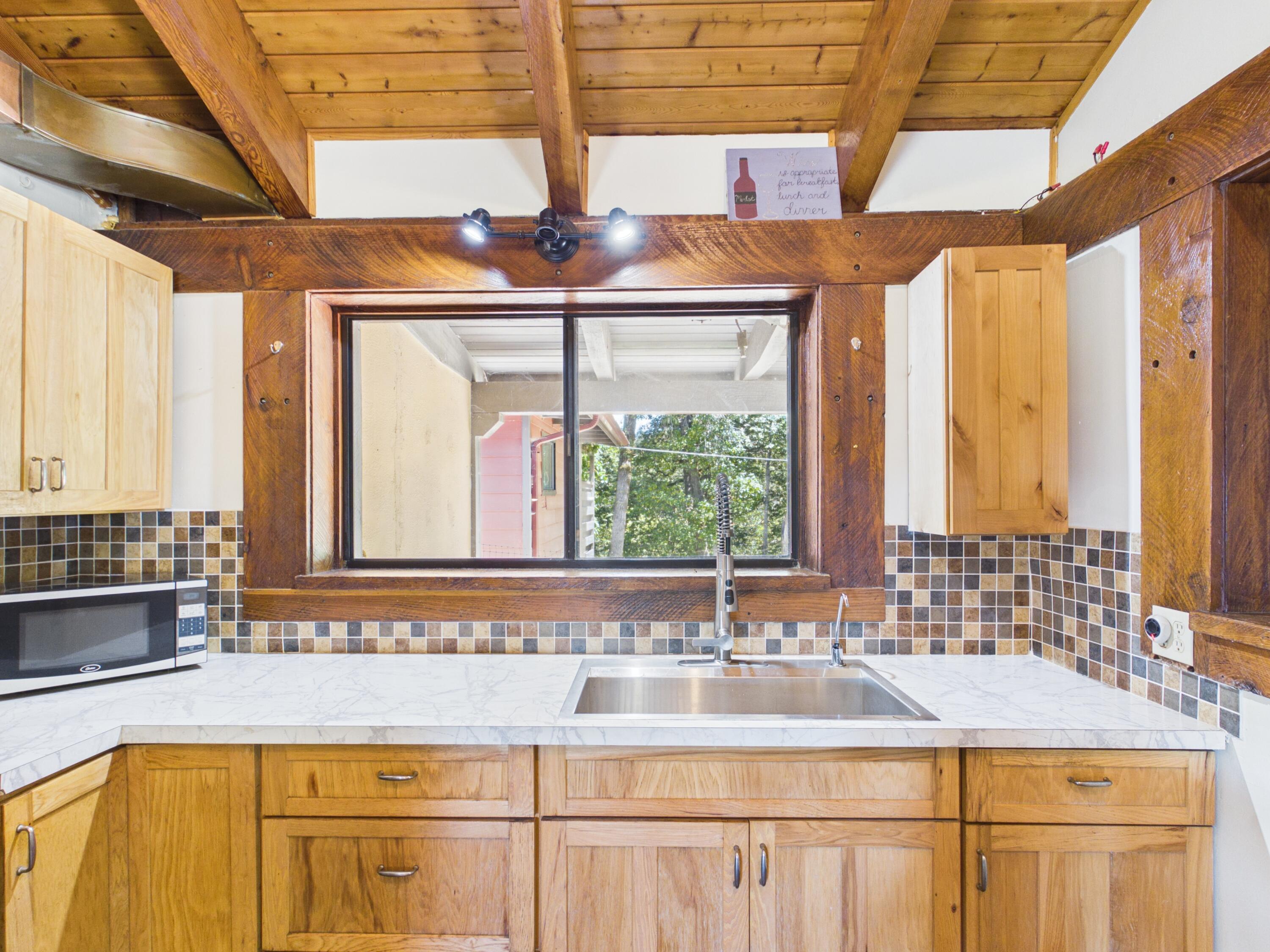 2335 Crooked Prairie Road Garberville, CA 95542 - Photo 5 of 67