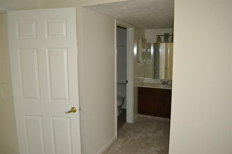 10555 Montgomery Road, Unit 72 Montgomery, OH 45242 - Photo 14 of 18