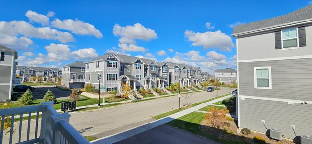 $460,000 | 2227 Glacier Street, Mundelein, IL 60060