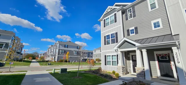 $460,000 | 2227 Glacier Street, Mundelein, IL 60060