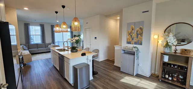 $460,000 | 2227 Glacier Street, Mundelein, IL 60060