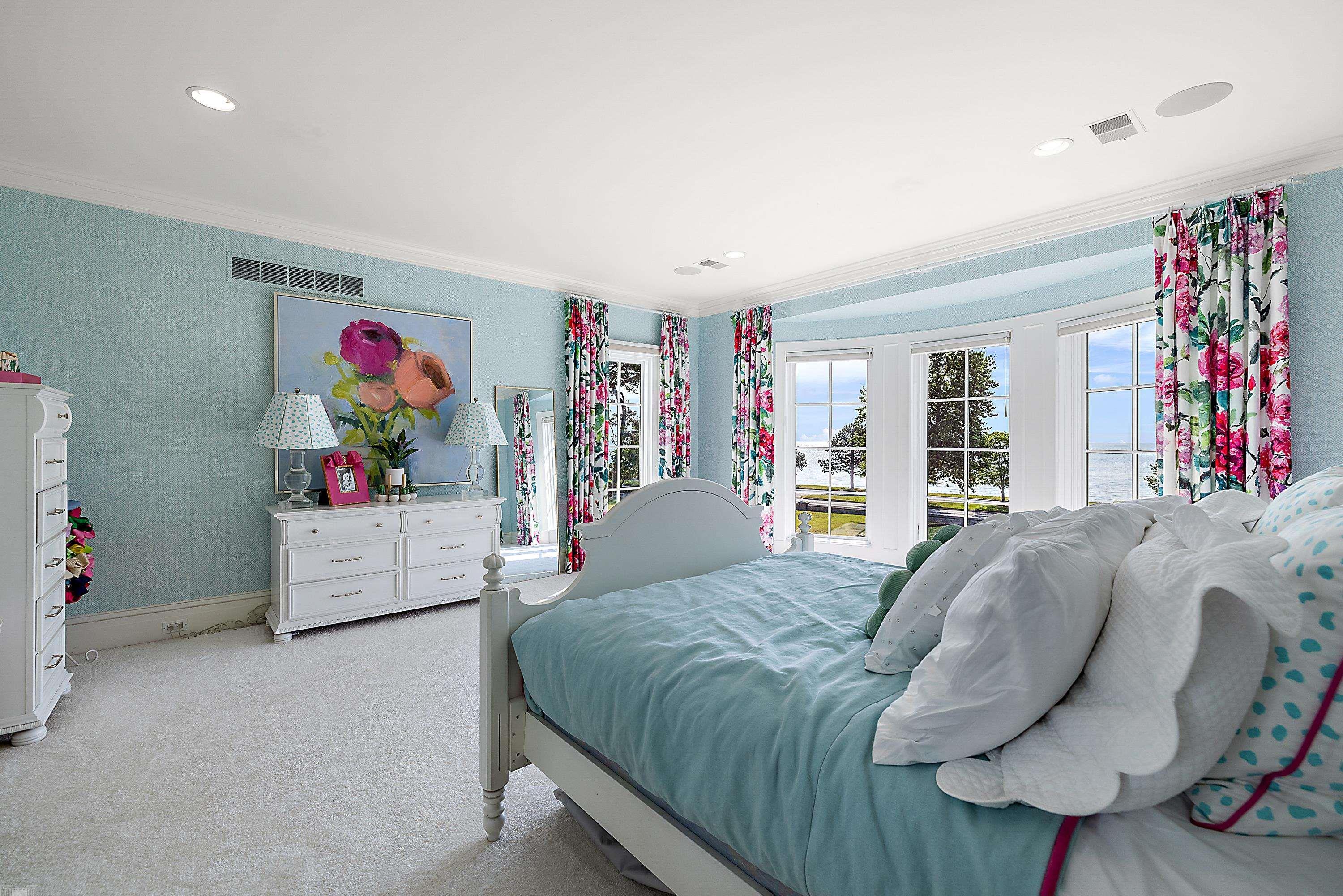 505 Lake Shore Road Grosse Pointe, MI 48236 - Photo 52 of 99 50112077-48.JPG