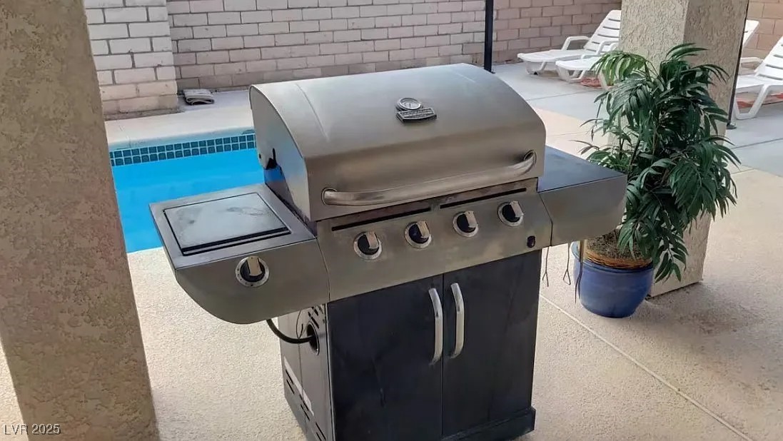 4823 Illustrious Street Las Vegas, NV 89147 - Photo 32 of 34 Exterior view of stucco siding