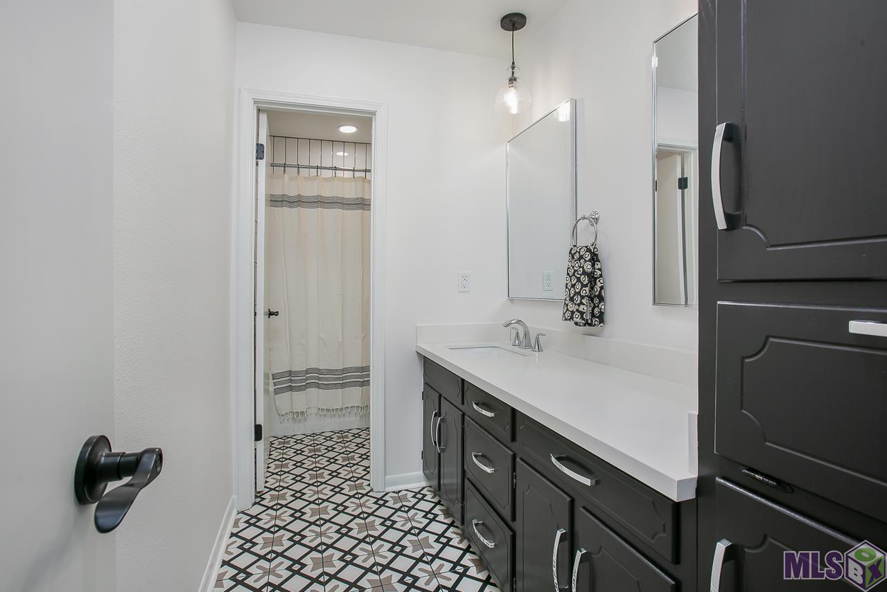 938 Rue Desiree Baton Rouge, LA 70810 - Photo 11 of 22