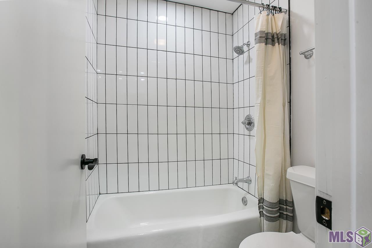 938 Rue Desiree Baton Rouge, LA 70810 - Photo 12 of 22