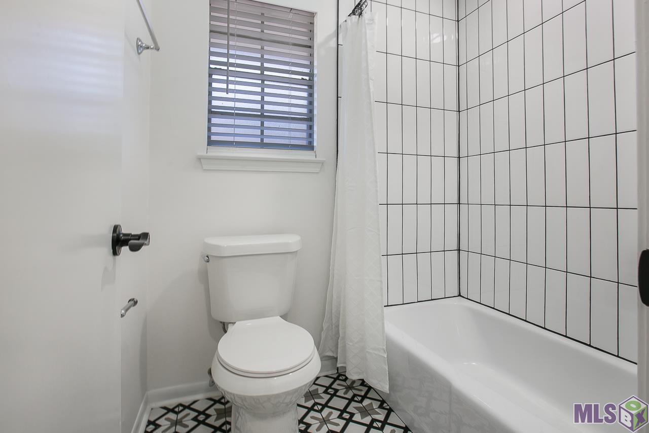 938 Rue Desiree Baton Rouge, LA 70810 - Photo 18 of 22