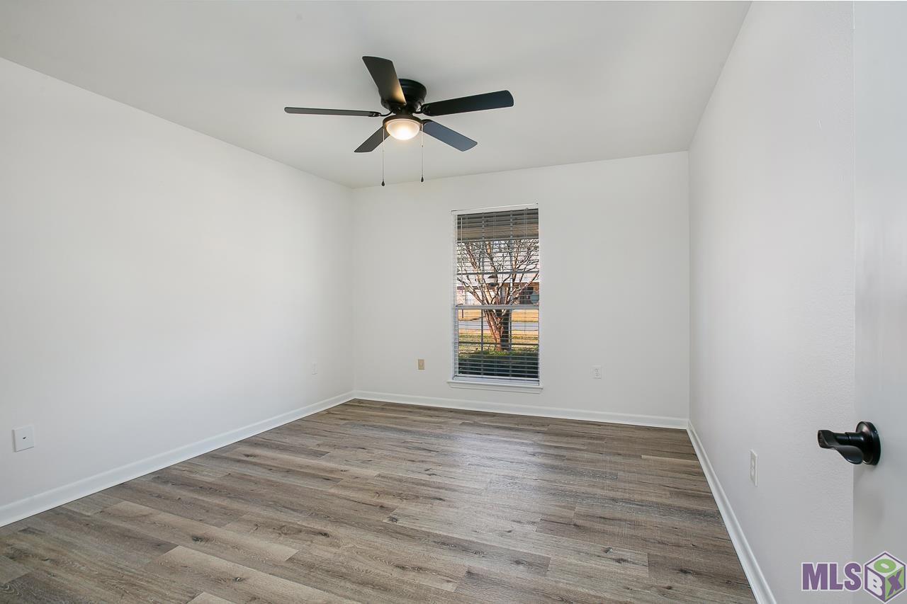 938 Rue Desiree Baton Rouge, LA 70810 - Photo 10 of 22