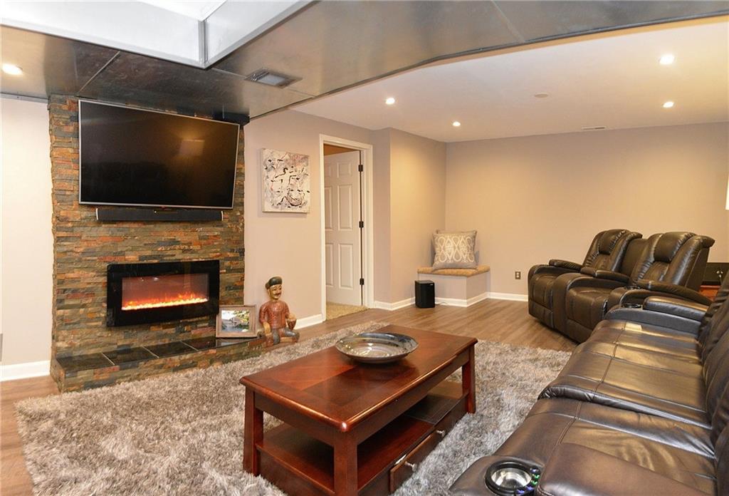 7431 Longleat Road Indianapolis, IN 46240 - Photo 24 of 34 Gallery Image 24