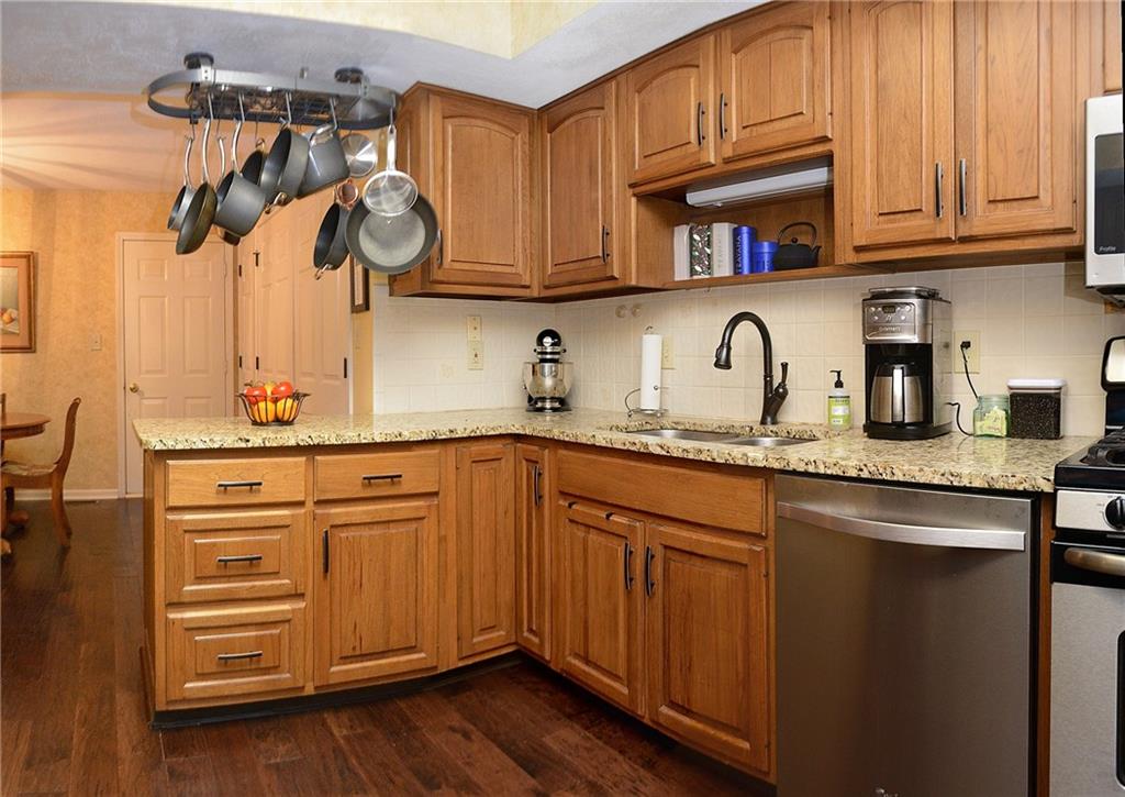 7431 Longleat Road Indianapolis, IN 46240 - Photo 7 of 34 Gallery Image 7