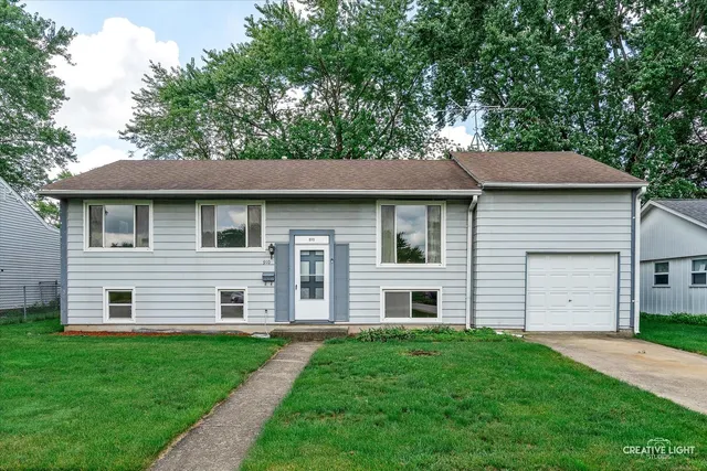 $280,000 | 910 Southbridge Drive, Aurora, IL 60506