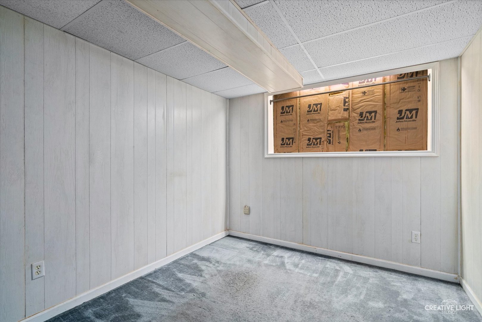 910 Southbridge Drive Aurora, IL 60506 - Photo 17 of 24 a view of an empty room