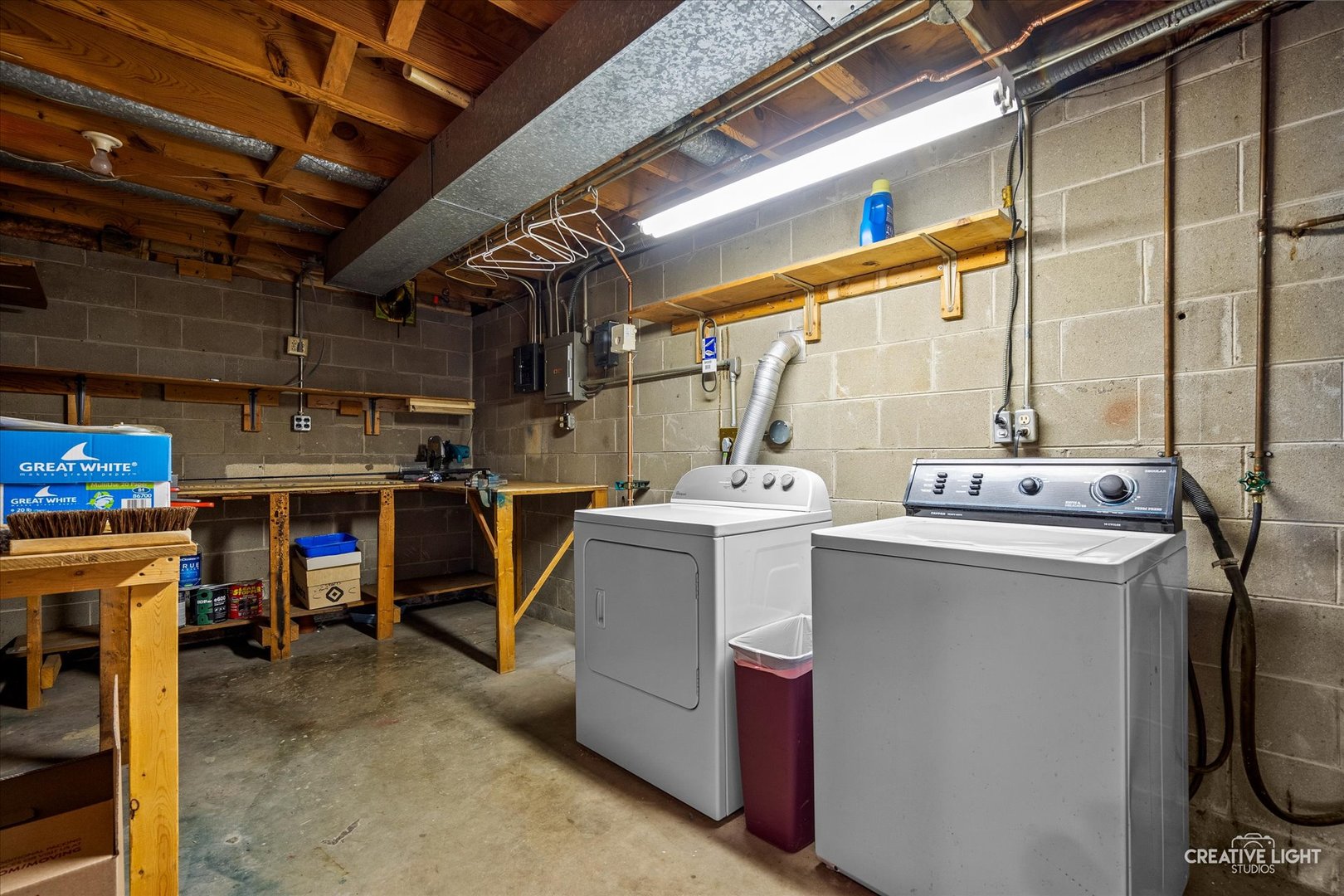 910 Southbridge Drive Aurora, IL 60506 - Photo 18 of 24 a utility room with dryer and washer