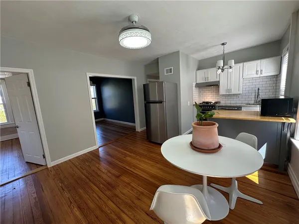 $2,400 | 904 York Avenue, Unit 1, Pawtucket, RI 02861