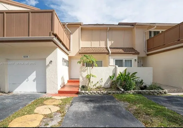 $3,100 | 838 Northwest 82nd Avenue, Unit 2, Plantation, FL 33324