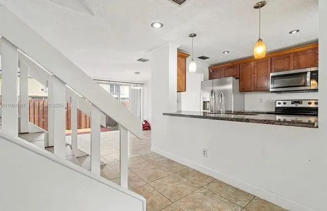 $3,100 | 838 Northwest 82nd Avenue, Unit 2, Plantation, FL 33324