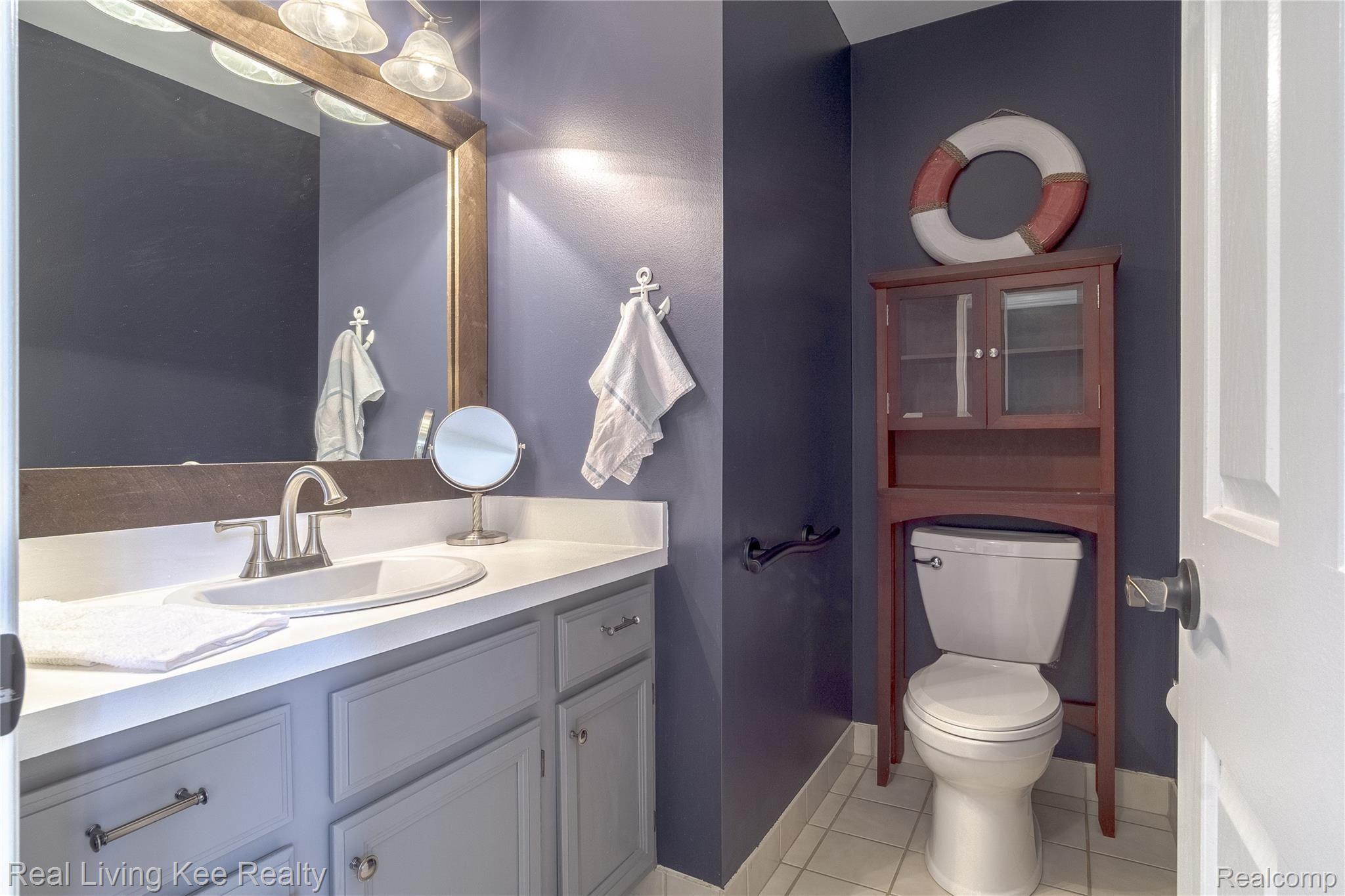 2200 Rochelle Park Drive Rochester, MI 48309 - Photo 20 of 49 Half Bath