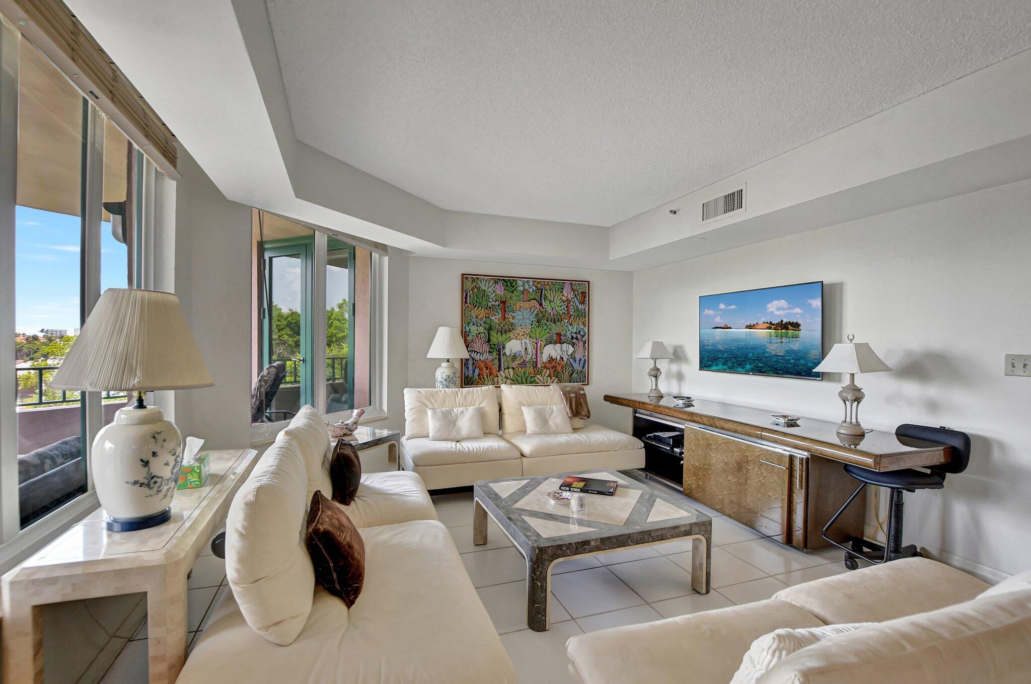 100 Southeast 5th Avenue, Unit 504 Boca Raton, FL 33432 - Photo 5 of 53 Living