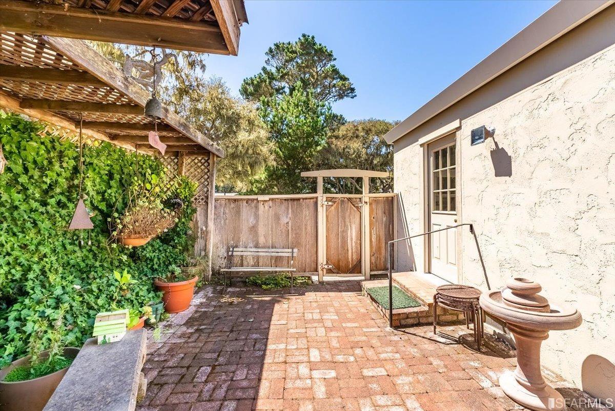 2885 Rancho Road Pebble Beach, CA 93953 - Photo 14 of 32 Gallery Image 14