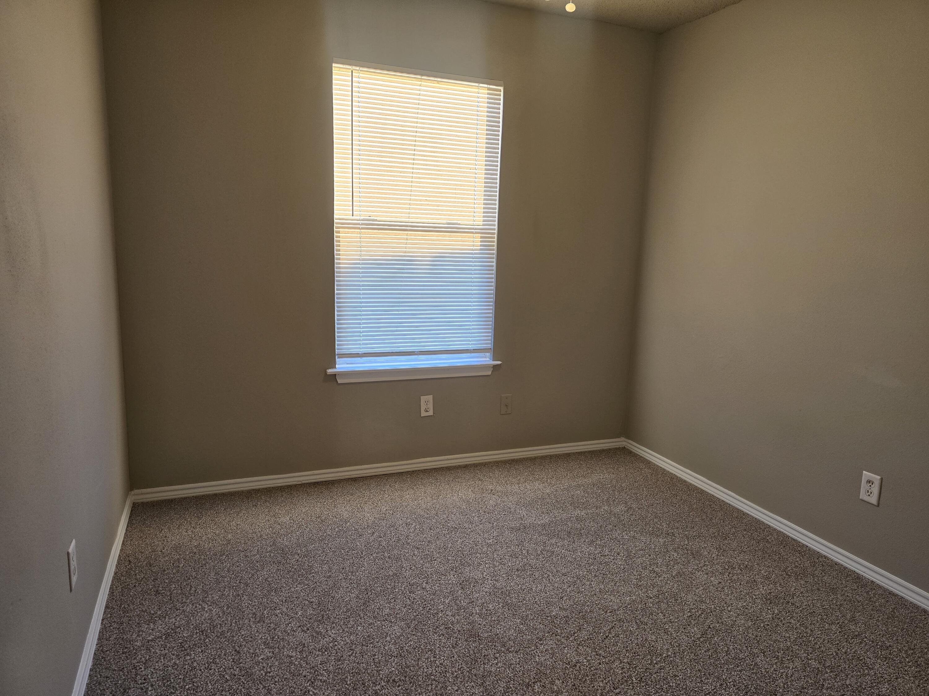 813 Ute Avenue Lubbock, TX 79403 - Photo 14 of 16 20260115_081015