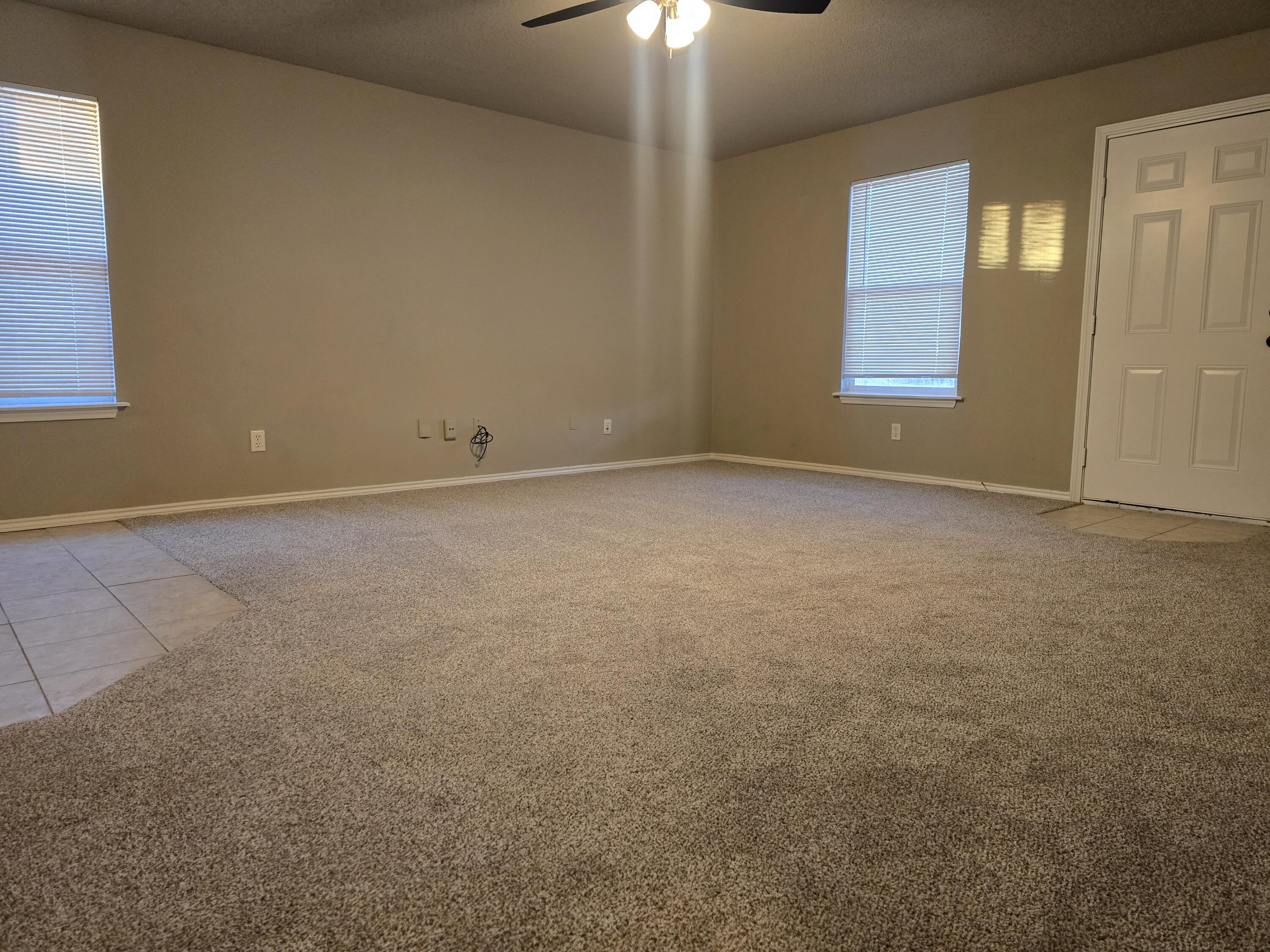 813 Ute Avenue Lubbock, TX 79403 - Photo 4 of 16 20260115_080943