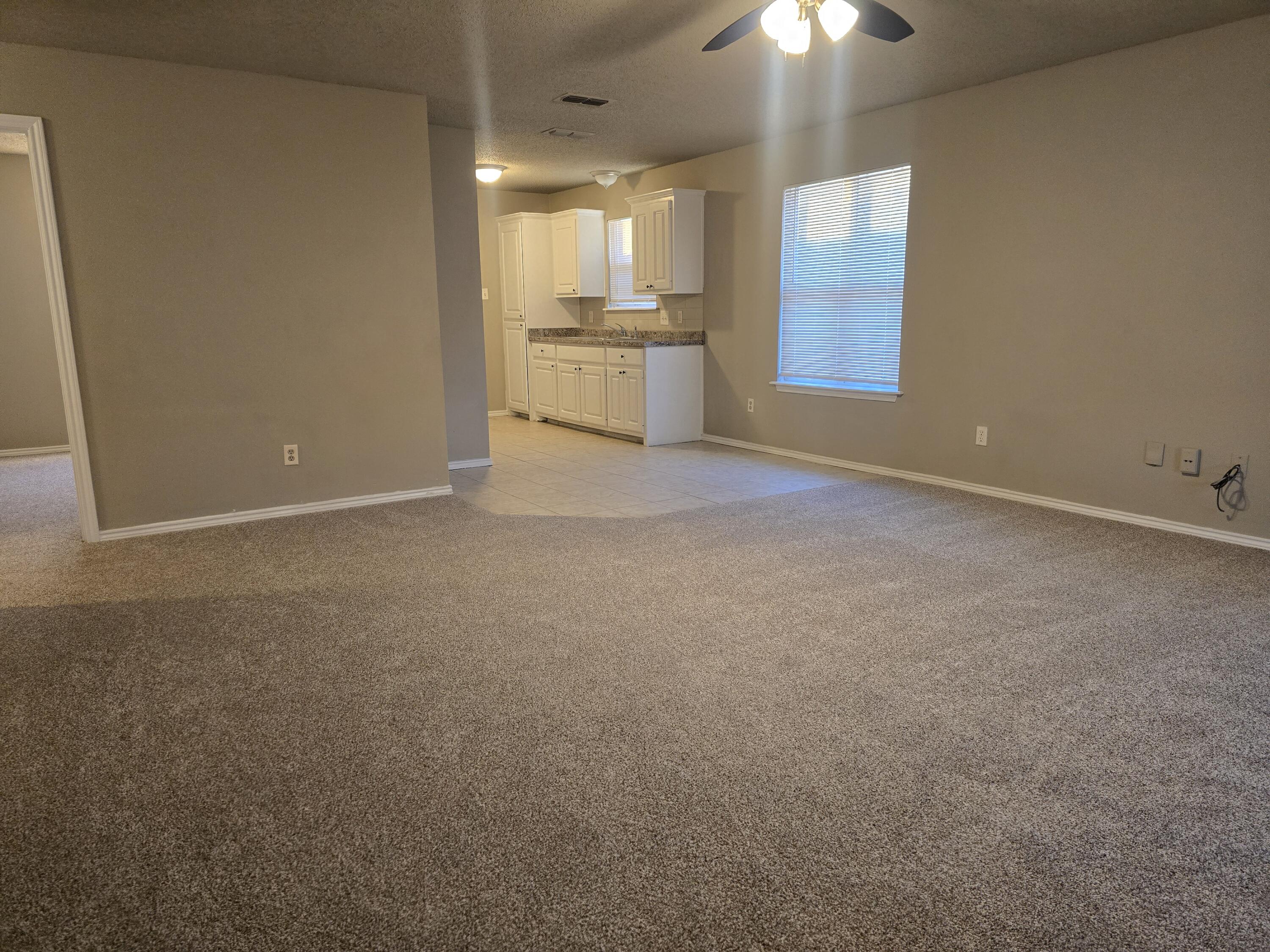 813 Ute Avenue Lubbock, TX 79403 - Photo 5 of 16 20260115_080958