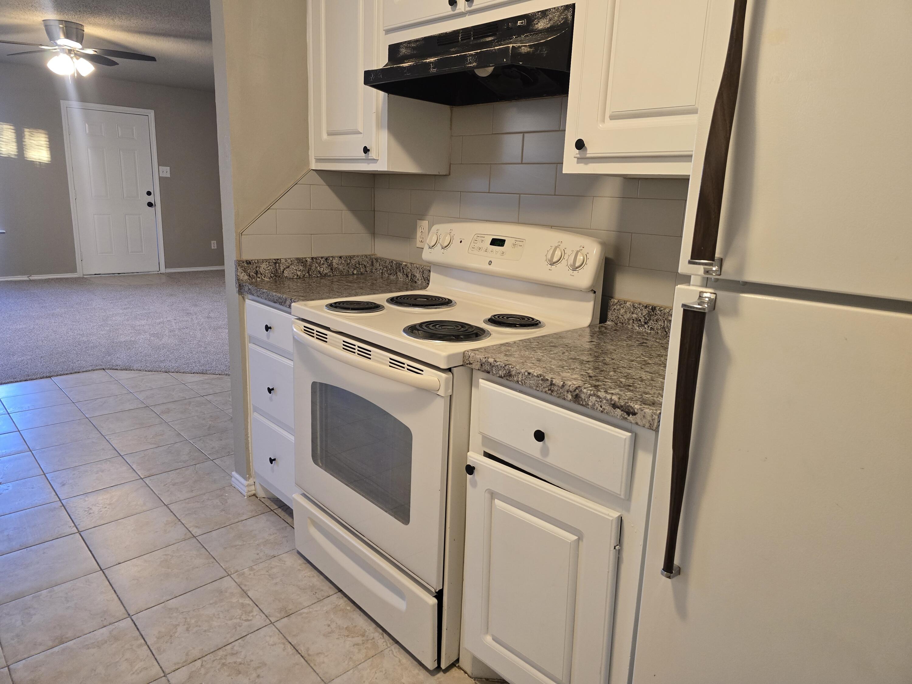 813 Ute Avenue Lubbock, TX 79403 - Photo 8 of 16 20260115_080841